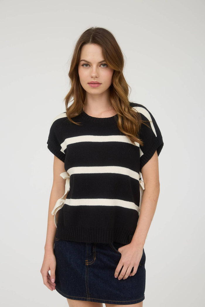 SIDE TIE SWEATER: BLACK