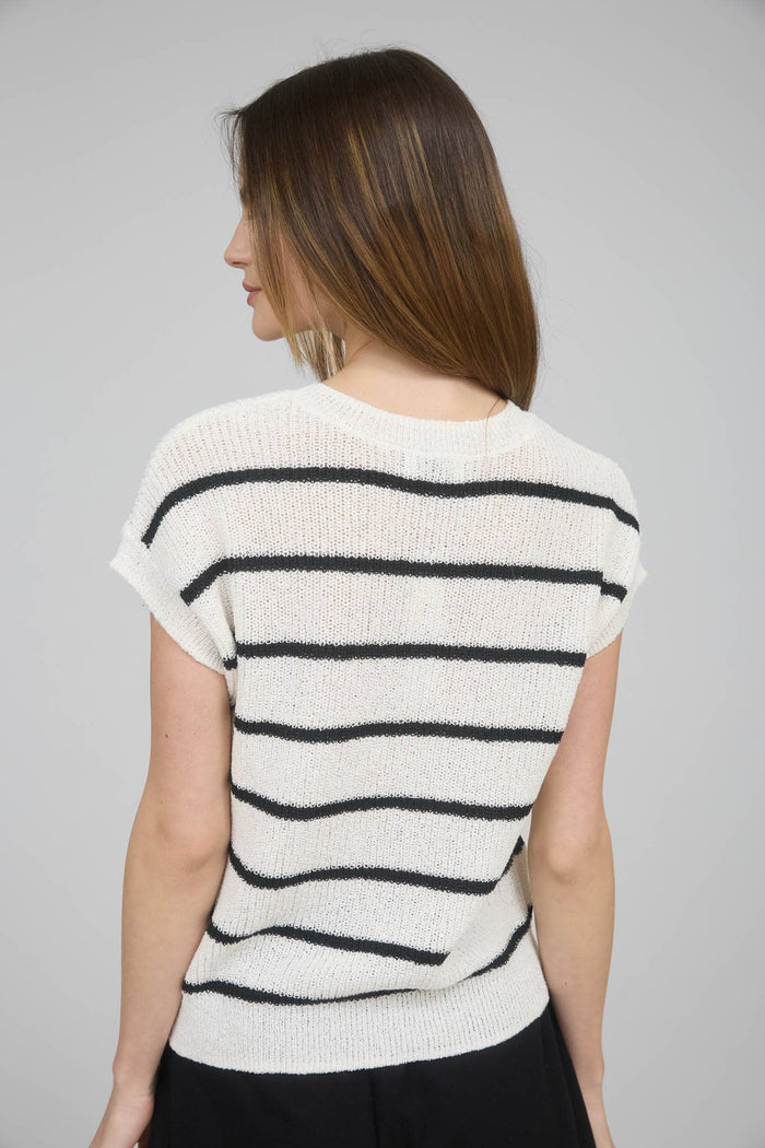 EXTENDED SHOULDER KNIT