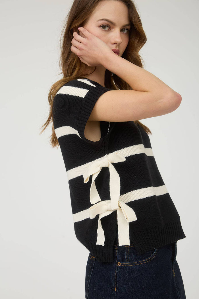 SIDE TIE SWEATER: BLACK