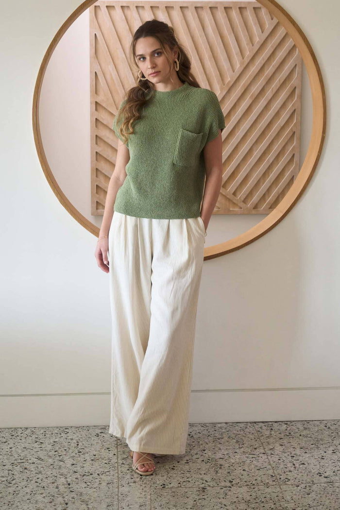 MOCK NECK SHORT SLEEVE SWEATER: LIGHT OLIVE