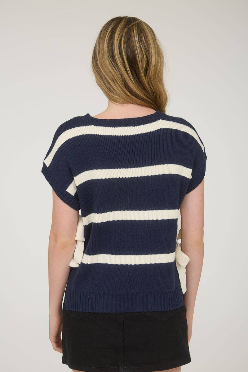 SIDE TIE SWEATER: BLACK