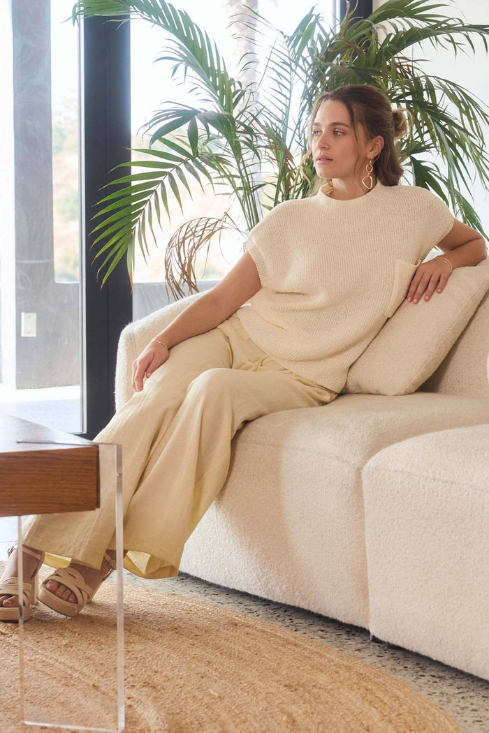 MOCK NECK SHORT SLEEVE SWEATER: IVORY