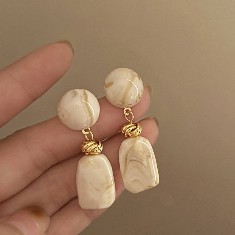 AMBER STATEMENT EARRINGS