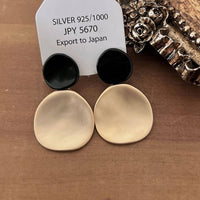 RETRO MINIMALIST DISC EARRINGS