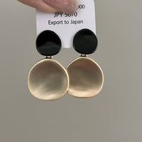 RETRO MINIMALIST DISC EARRINGS