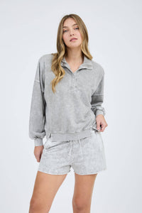 WASHED HALF SNAP BUTTON LONG SLEEVE KNIT TOP: GREY