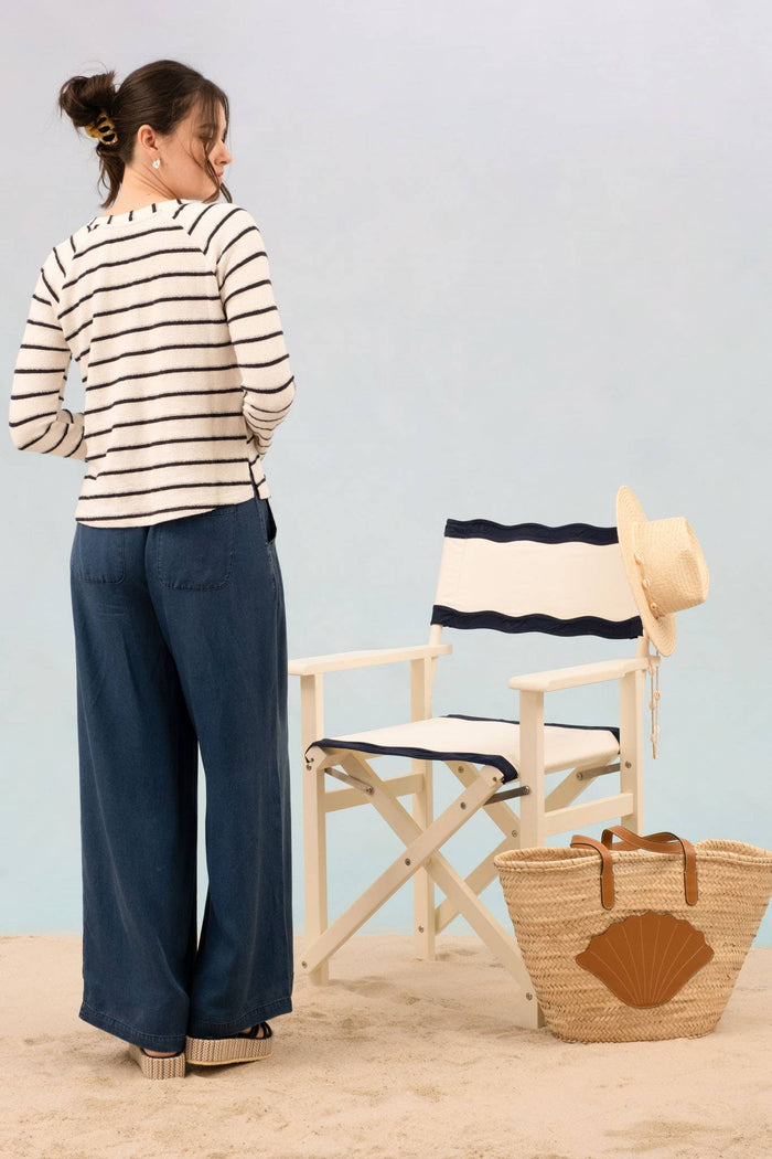 STRIPE METAL EYELET DETAIL RAGLAN SLEEVE KNIT TOP: NAVY