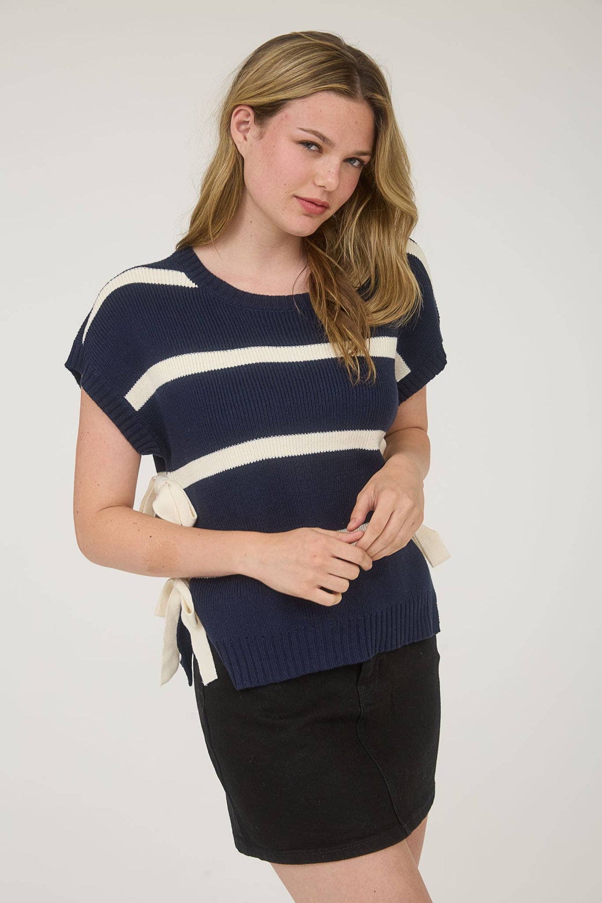 SIDE TIE SWEATER: BLACK