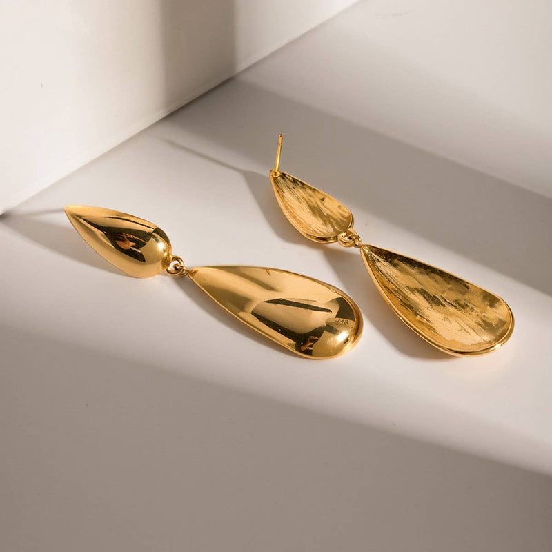 WATER DROP EARRINGS