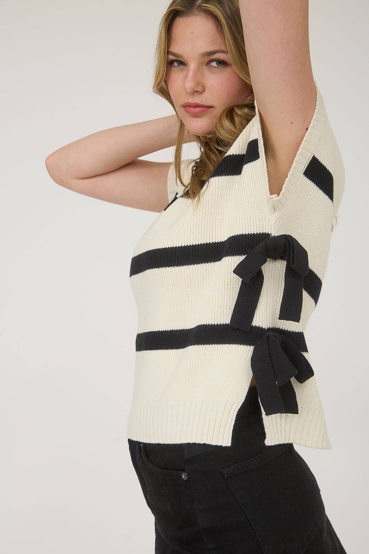 SIDE TIE SWEATER: CREAM