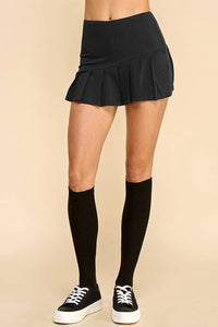 KNIFE PLEATED SKORT: BLACK