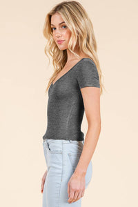 SHORT SLEEVE V-NECK CROP TOP: BLACK